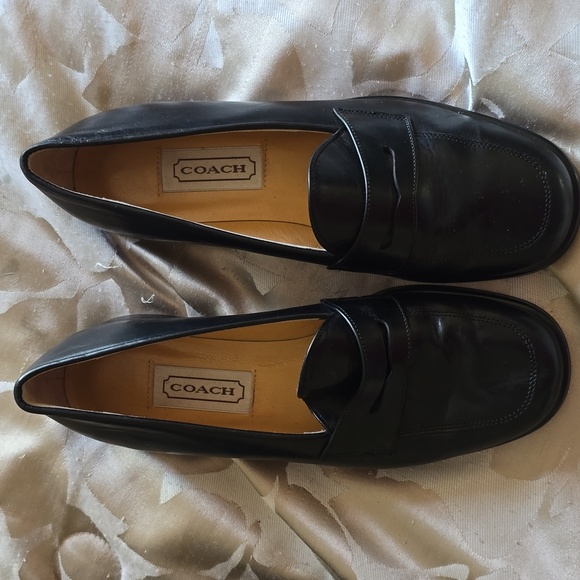 Shoes - Picture 1 of 3